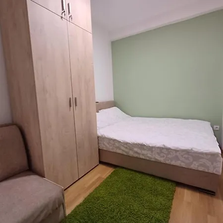 Forest River Apartman