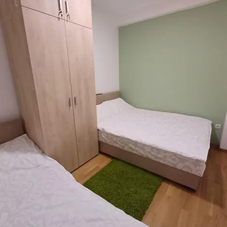 Forest River Apartman